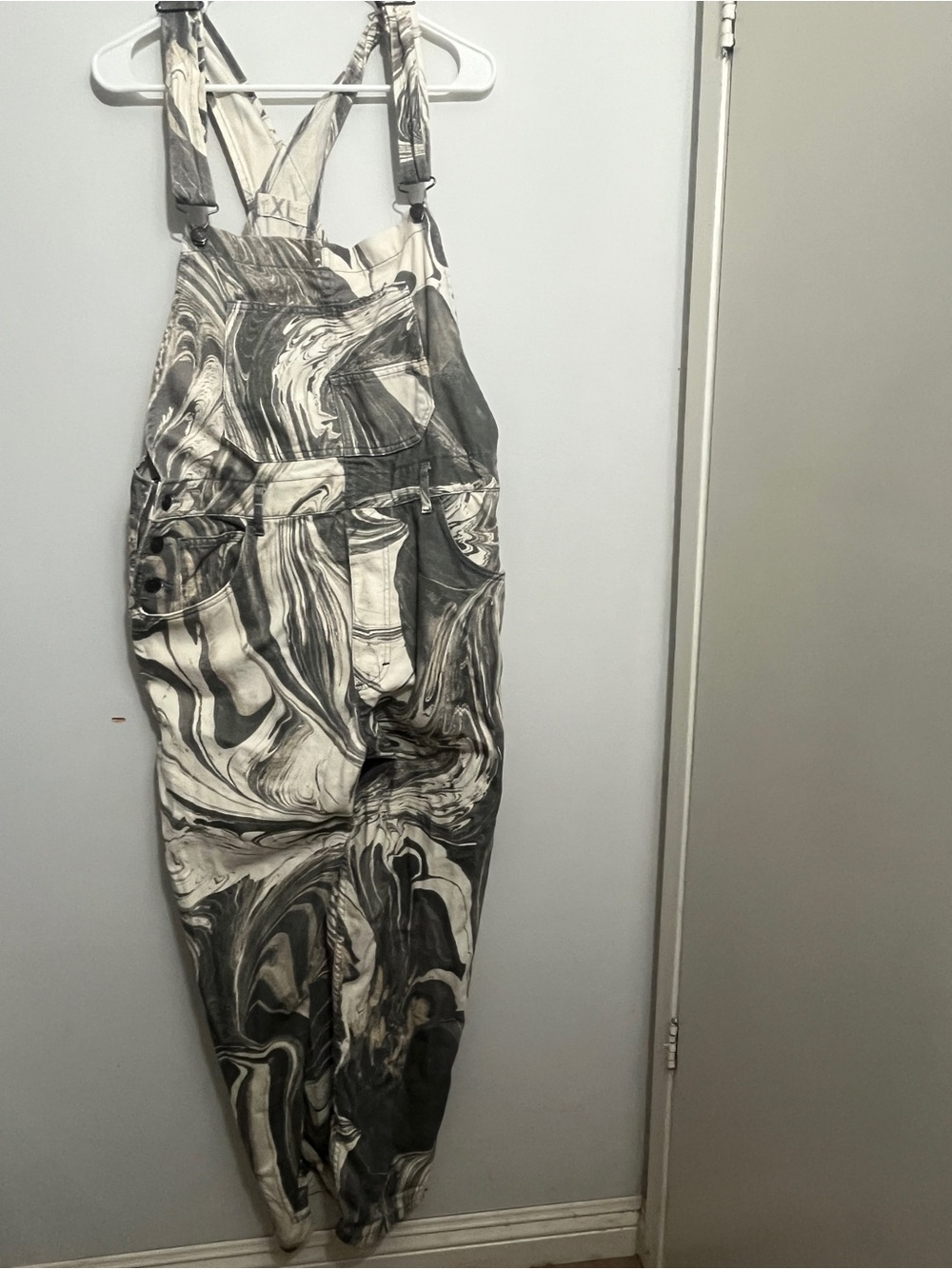 We The Free People Ziggy Marble-Swirl Overalls in Taupe & Cream Size XLarge - Picture 4 of 12